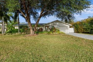 2411 NASSAU STREET, SARASOTA, FL 34231 - MLS#MFRA4656481