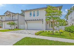 2590 FLOYD STREET, SARASOTA, FL 34239 - MLS#MFRA4656501