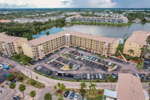3635 Lake Bayshore Dr #j-410, BRADENTON