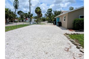 8904 VAMO ROAD, SARASOTA, FL 34231 - MLS#MFRA4656544