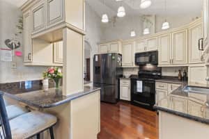 2559 WOOD OAK DRIVE, SARASOTA, FL 34232 - MLS#MFRA4656548