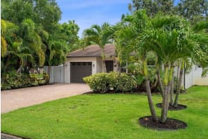 5702 TANGERINE AVENUE, GULFPORT, FL 33707 Sold 07/30/25