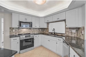 1674 COTTONWOOD TRAIL, SARASOTA, FL 34232 Sold 10/01/25