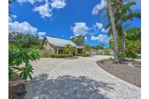 7615 Alhambra Dr, BRADENTON