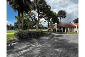 3677 Longmeadow #16, SARASOTA