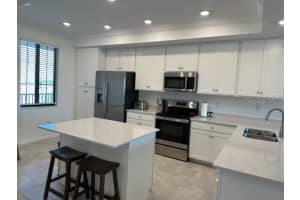 18114 Gawthrop Dr #304, BRADENTON