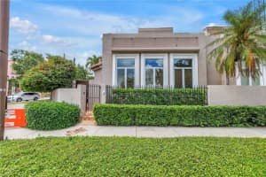 200 Cocoanut Ave #1, SARASOTA