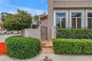 200 COCOANUT AVENUE, SARASOTA, FL 34236 - MLS#MFRA4656898