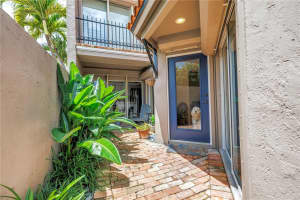 200 COCOANUT AVENUE, SARASOTA, FL 34236 - MLS#MFRA4656898