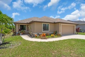 529 Sunset Rd N, ROTONDA WEST