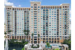 750 N Tamiami Trl #1005, SARASOTA
