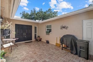 6916 COUNTRY CLUB DRIVE, SARASOTA, FL 34243 - MLS#MFRA4657047