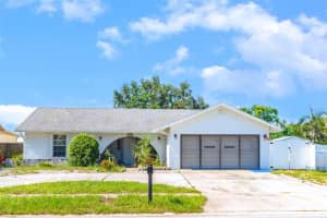 3805 Sandpointe Dr, BRADENTON