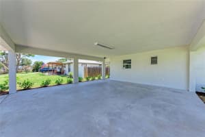 2400 LAKE SHORE DRIVE, NOKOMIS, FL 34275 Sold 08/22/25