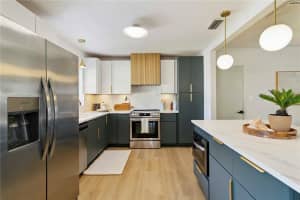 3011 BOUGAINVILLEA STREET, SARASOTA, FL 34239 - MLS#MFRA4657218