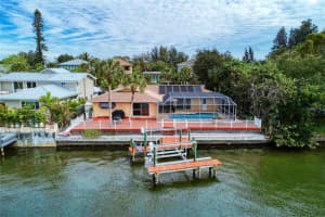 4946 Commonwealth Dr, SARASOTA
