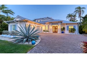1530 Pine Bay Dr, SARASOTA