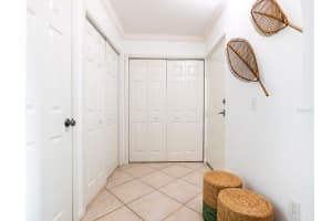 2748 ORCHID OAKS DRIVE, SARASOTA, FL 34239 - MLS#MFRA4657252