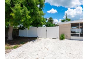 2416 EMORY AVENUE, BRADENTON, FL 34207 - MLS#MFRA4657276