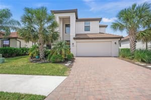 19369 Nearpoint Dr, VENICE