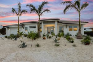 605 IVANHOE LANE, HOLMES BEACH, FL 34217 Sold 08/28/25