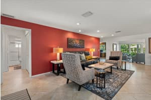 6916 COUNTRY CLUB DRIVE, SARASOTA, FL 34243 - MLS#MFRA4657410