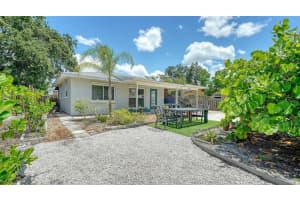 809 40th St, SARASOTA