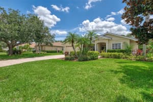 6644 BUTLERS CREST DRIVE, BRADENTON, FL 34203 - MLS#MFRA4657520