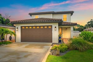 1876 Livingstone St, SARASOTA