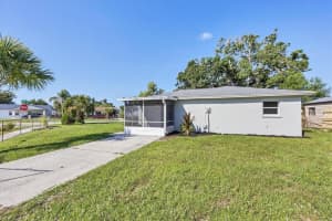 3327 KING BOULEVARD, SARASOTA, FL 34234 Sold 08/29/25