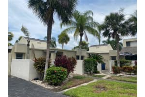 2221 Meadowlake Ct, SARASOTA