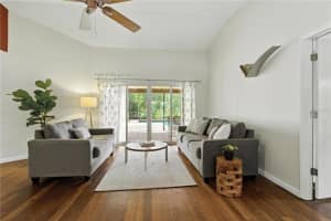 832 HARROWOOD COURT, SARASOTA, FL 34232 - MLS#MFRA4657726