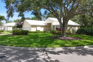 7904 HAMPTON COURT, UNIVERSITY PARK, FL 34201 Sold 02/27/26
