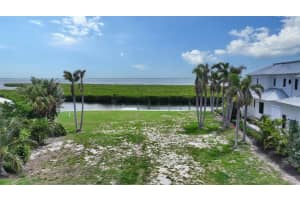 1630 Harbor Cay Ln, LONGBOAT KEY