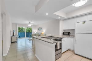 1670 LAUREL STREET, SARASOTA, FL 34236 - MLS#MFRA4657781