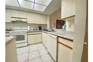 6211 TIMBER LAKE DRIVE, SARASOTA, FL 34243 - MLS#MFRA4657900