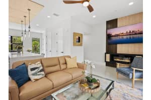 152 AUDUBON PLACE, SARASOTA, FL 34237 - MLS#MFRA4657909
