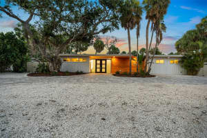 4879 COMMONWEALTH DRIVE, SARASOTA, FL 34242 - MLS#MFRA4657940