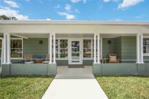 311 ISLAND CIRCLE, SARASOTA, FL 34242 - MLS#MFRA4657962