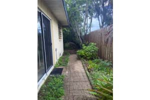 260 HILLVIEW RD, VENICE, FL 34293 - MLS#MFRA4657970