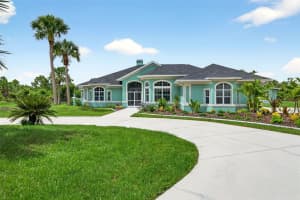 2555 Pear St, PORT CHARLOTTE