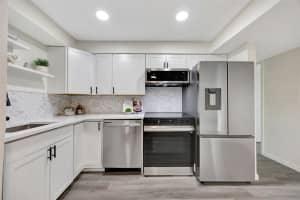 2121 WOOD STREET, SARASOTA, FL 34237 Sold 09/10/25