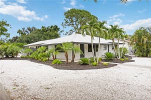 2105 HIBISCUS STREET, SARASOTA, FL 34239 - MLS#MFRA4658077
