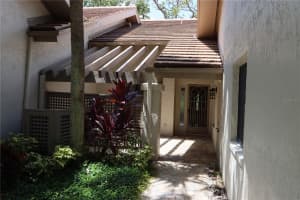 3376 SANDLEHEATH #9, SARASOTA, FL 34235 Sold 10/02/25