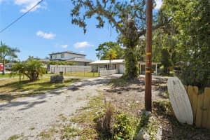 1013 CRONLEY PLACE, SARASOTA, FL 34237 - MLS#MFRA4658221