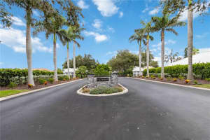 428 TREMINGHAM WAY, VENICE, FL 34293 Sold 08/14/25