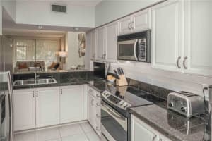 1922 HARBOURSIDE DRIVE, LONGBOAT KEY, FL 34228 - MLS#MFRA4658263