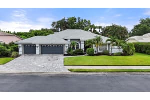4888 Winterhaven Dr, SARASOTA