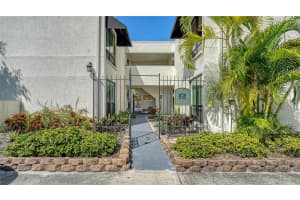 1542 OAK STREET, SARASOTA, FL 34236 - MLS#MFRA4658284