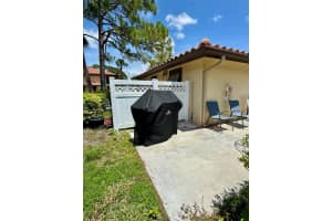 5216 LAKE VILLAGE DRIVE, SARASOTA, FL 34235 - MLS#MFRA4658324